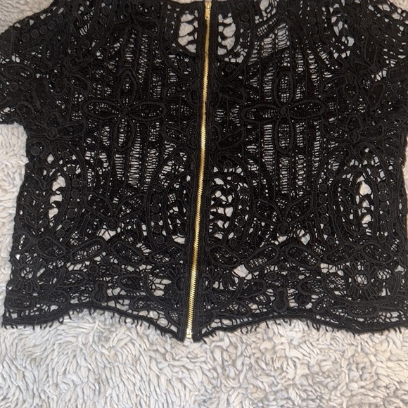 2B Bebe Crochet Top - Picture 10 of 10